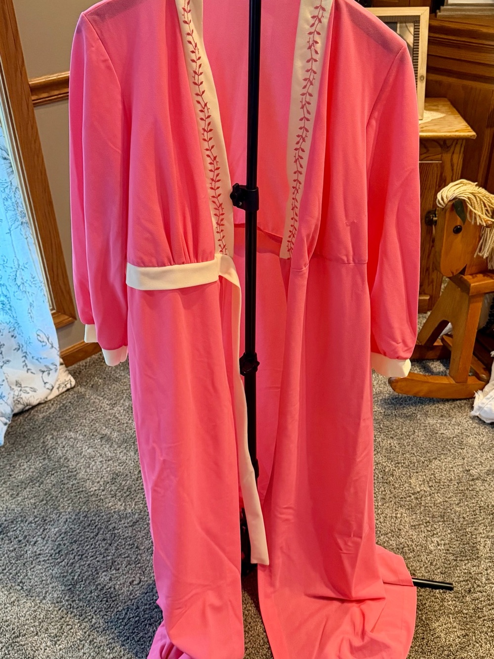 Vintage Women’s Pink Contrast-Trim Long Robe